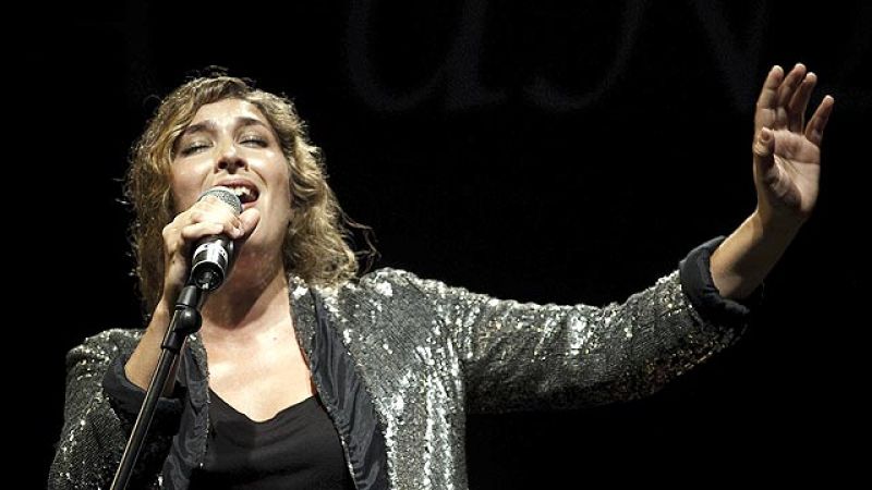Estrella Morente llenó el mercado de La Unión