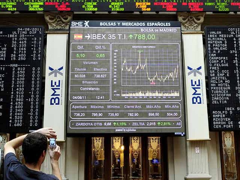 Las Bolsas europeas suben y las primas de riesgo de España e Italia se alivian tras la intervención del BCE