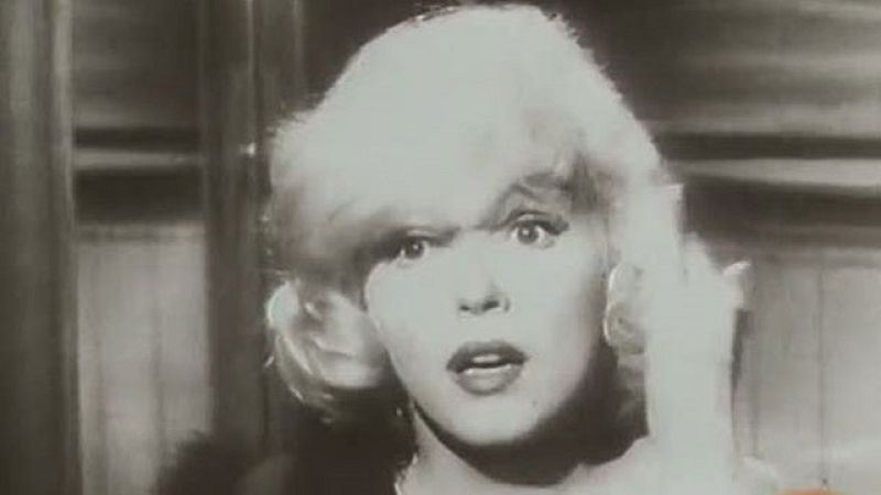 Un coleccionista subasta una película pornográfica de Marilyn, que la actriz habría protagonizado cuando era menor de edad.