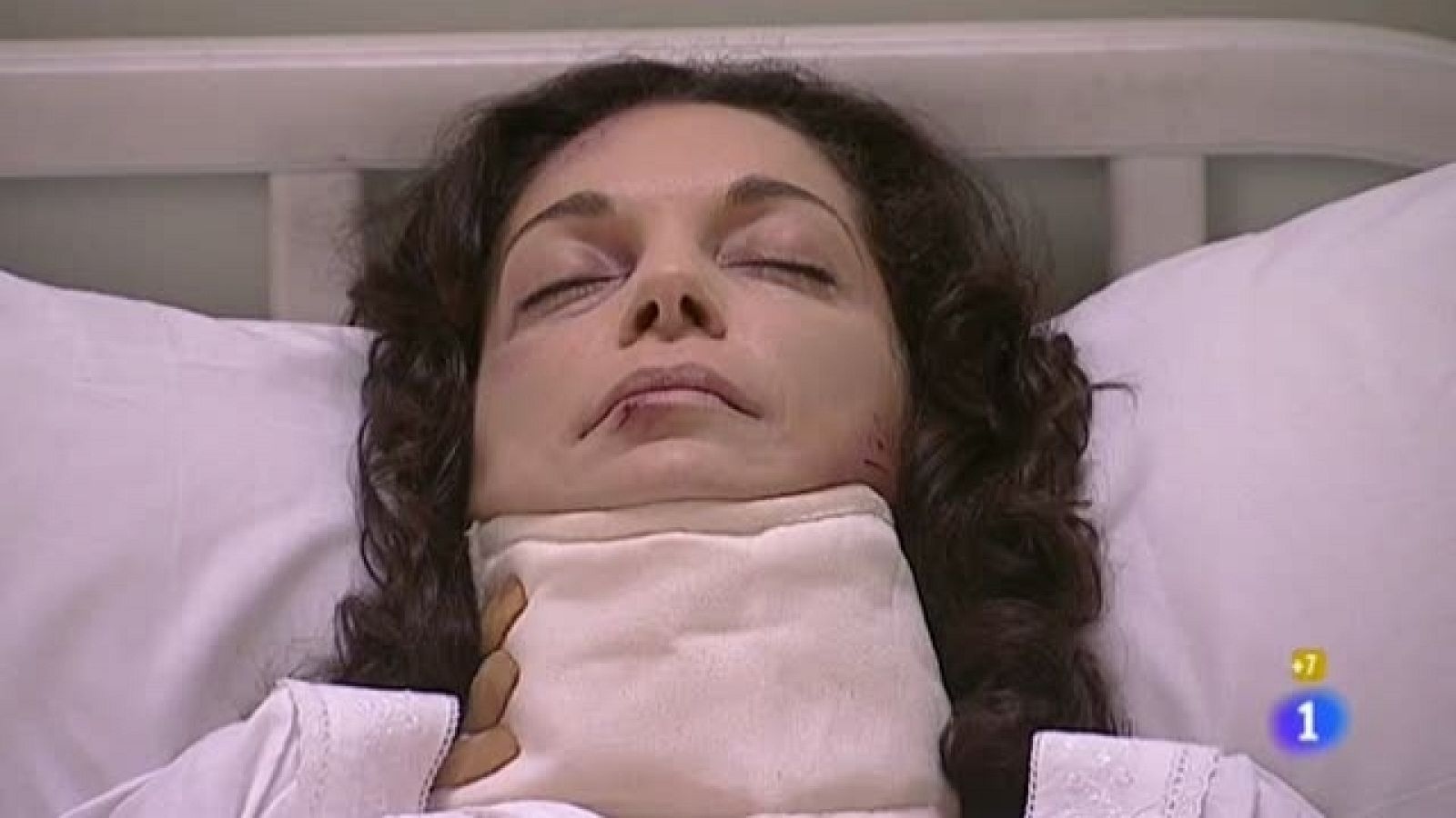 Amar en tiempos revueltos - T6 - Capítulo 244 - Ha habido un accidente y Eulalia está en el hospital - Ver ahora