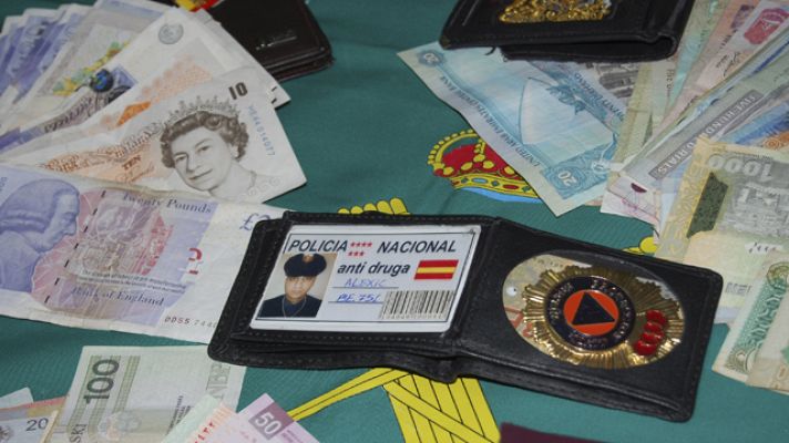 Telediario 1 - Falsos policías