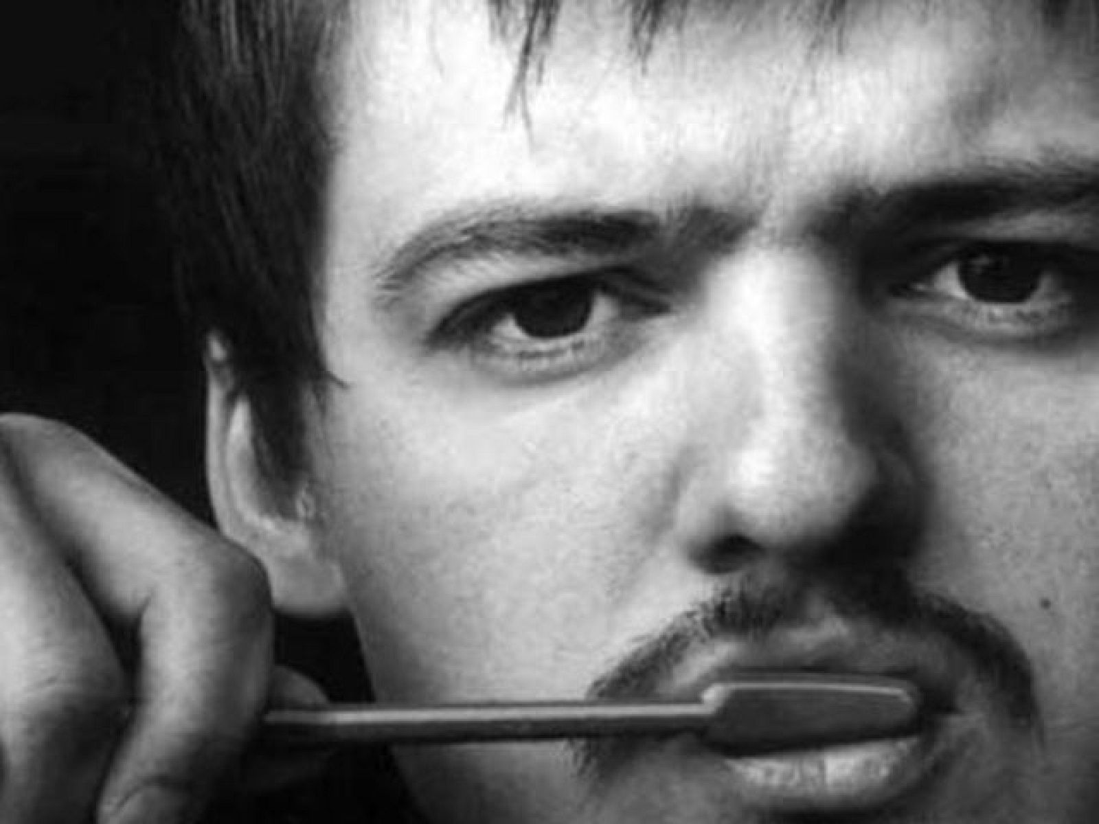 Miles de jóvenes se dan cita en el municipio burgalés de Aranda de Duero para disfrutar del festival de música 'Sonorama', con una gran presencia de músicos españoles, entre ellos Coque Malla y Amaral, aunque también habrá bandas internacionales.