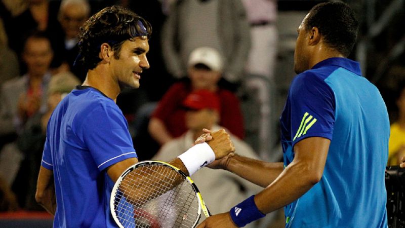 A las derrotas de Nadal y Murray se suma la de Roger Federer. El siuizo no pudo con Tsonga que le plantó cara desde el principio. El rival en cuartos del francés es el único español que queda en el torneo, el murciano Almagro, que ganó a Gasquet.