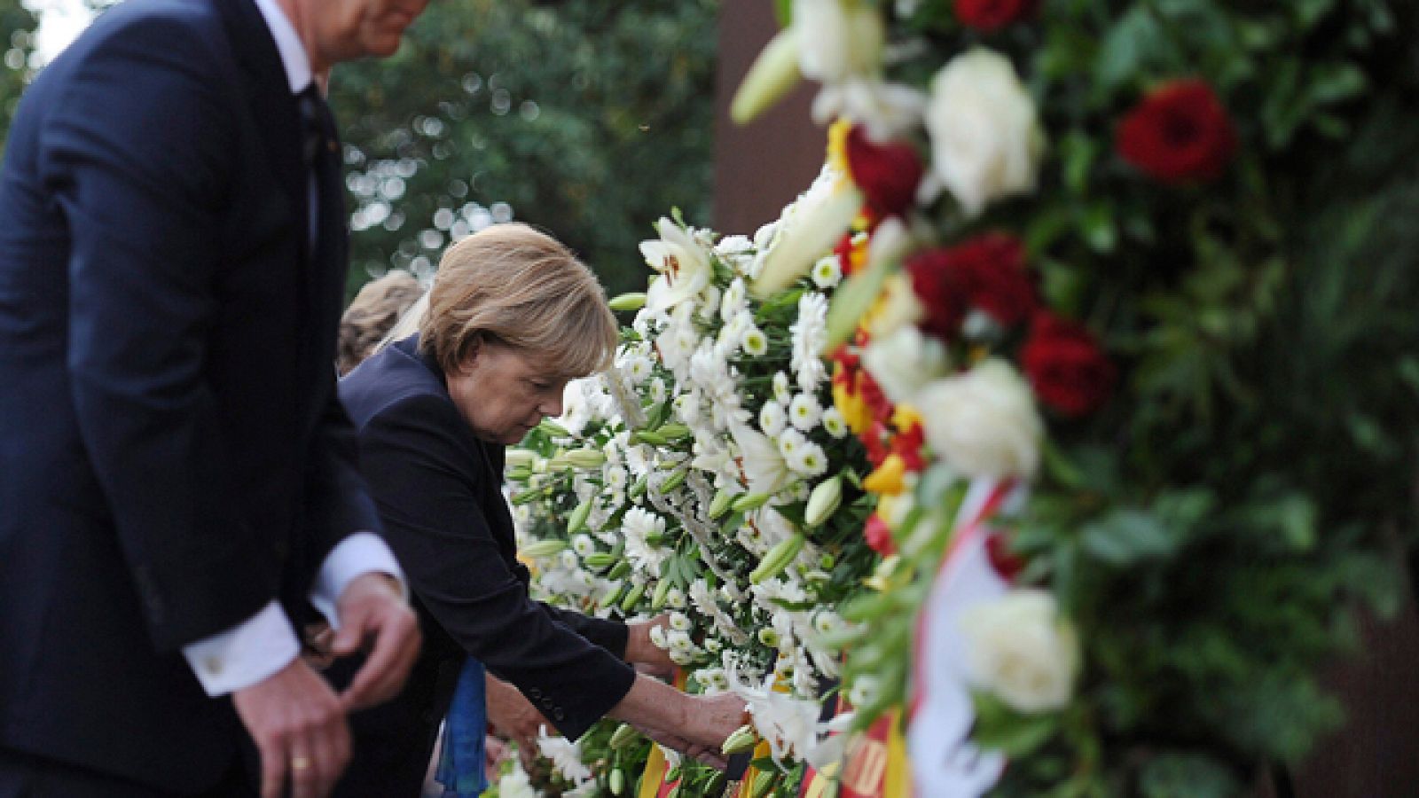 Berlín rinde homenaje a los muertos del muro en el 50 aniversario de su construcción | Ver