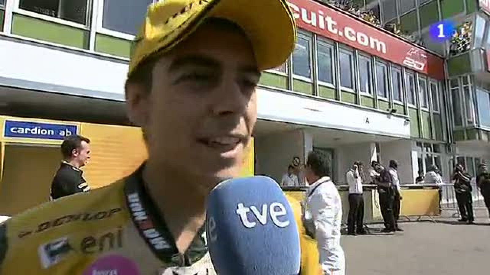 El piloto de Cádiz ha sumado el primer podio de su vida en Brno y ha mostrado su alegría ante las cámaras de TVE.