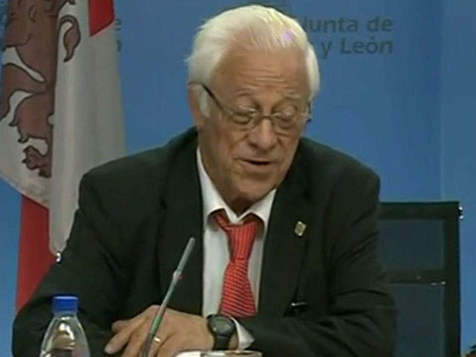 El presidente de la ONG 'Mensajeros de la Paz', el Padre Ángel, dice que "no hay palabras" para expresar la muerte de los tres niños en un centro de acogida de Valladolid y cree que la presunta autora de los crímenes "estaba con una locura".