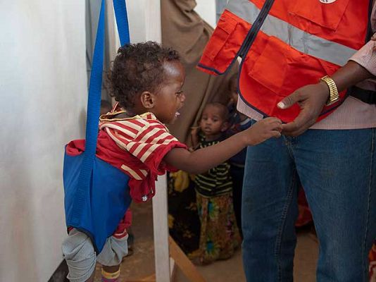 Telediario 1 - Unos 400.000 niños corren el riesgo de morir de hambre en Somalia