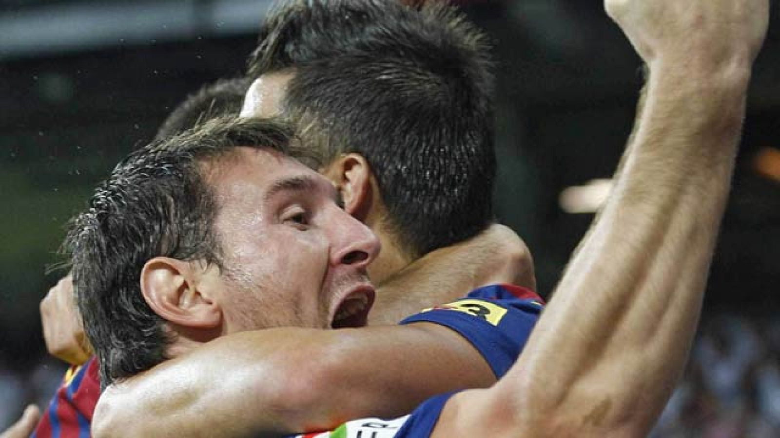 El centrocampista del FC Barcelona Andrés Iniesta ha adelantado a su equipo en el minutop 15 (1-0) tras un pase magistral de Messi.