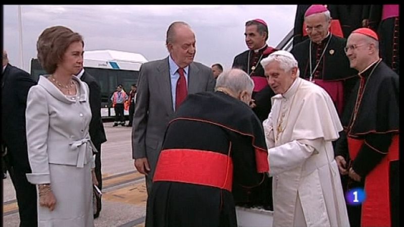 Especial informativo - Visita de S.S. el Papa Benedicto XVI - Llegada al aeropuerto y ceremonia de bienvenida - 18/08/11 - Ver ahora
