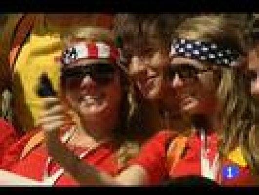 Telediario 1 - Los peregrinos llenan las calles