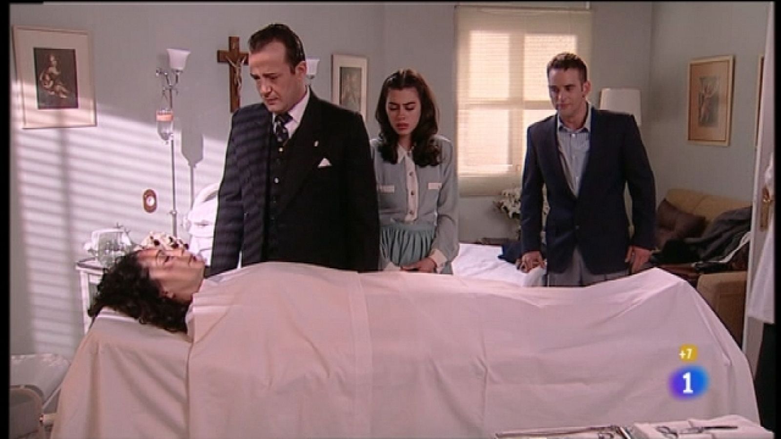 Amar en tiempos revueltos - T6 - Capítulo 250 - Úrsula y Basilio siguen con el simulacro de su noviazgo - Ver ahora