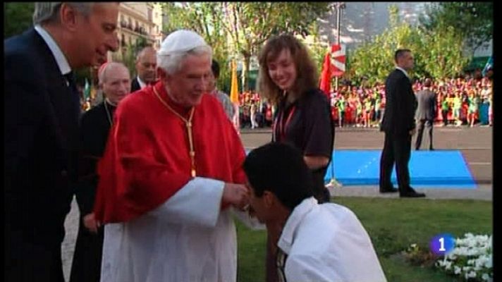 Bienvenida de los jóvenes al Papa