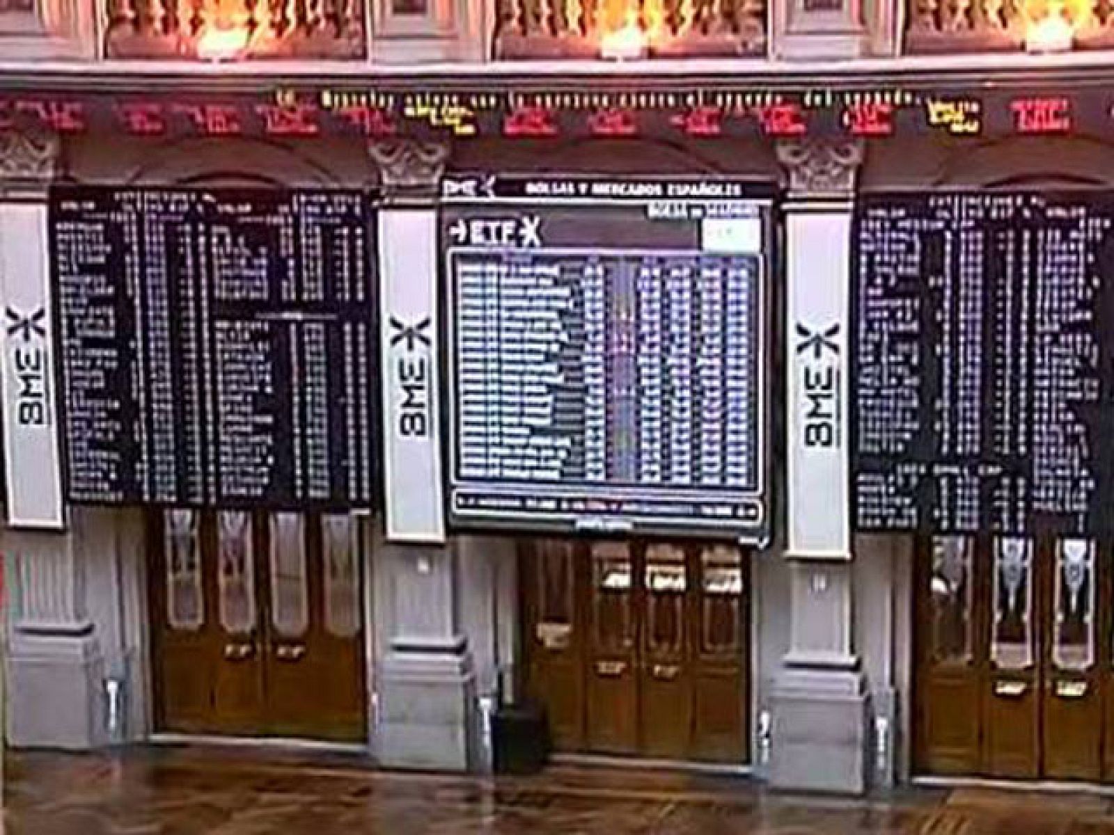 El Ibex 35 cae más de dos puntos a mitad de la sesión 