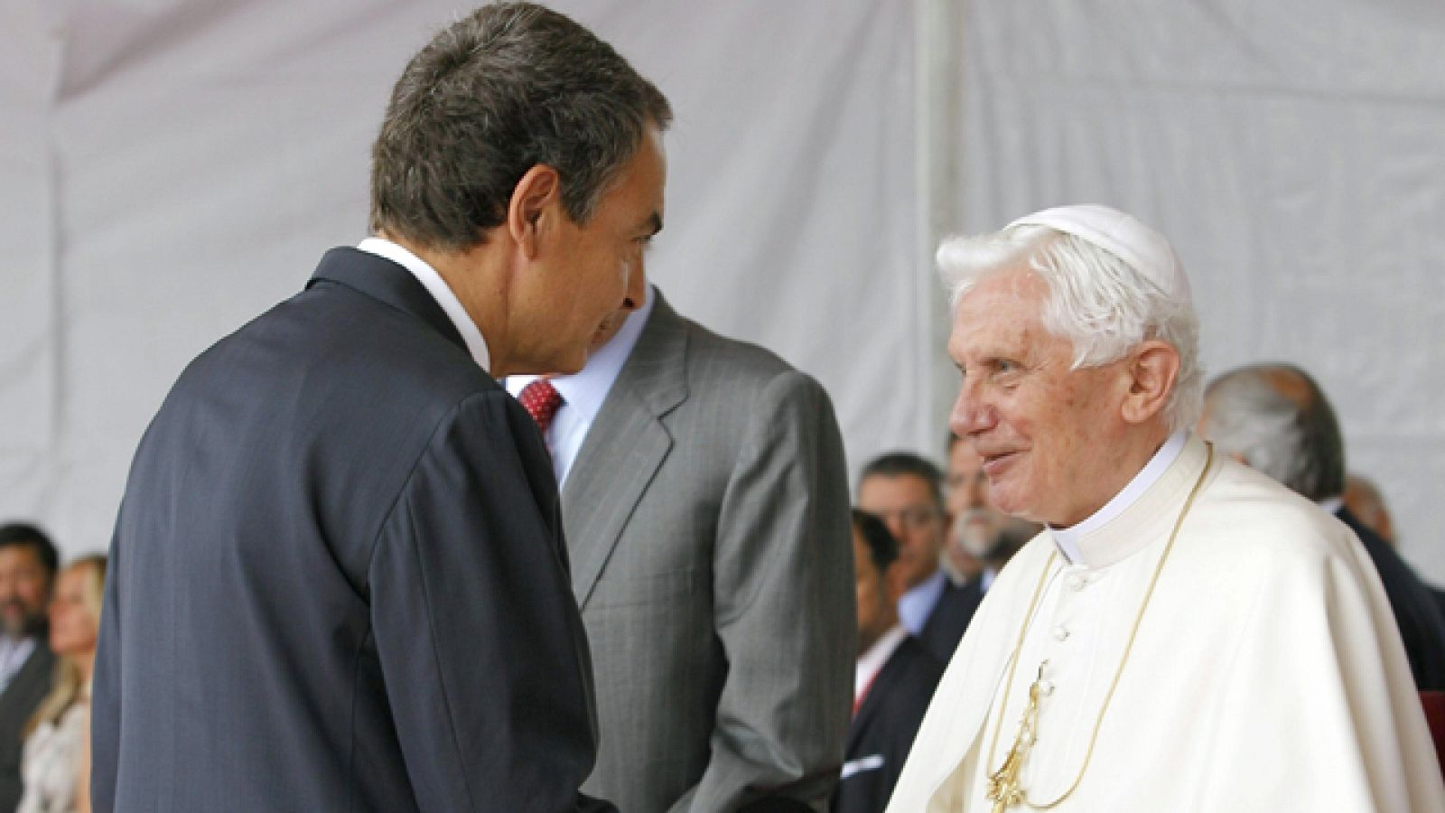 Reunión en la Nunciatura entre el Papa Benedicto XVI y Zapatero