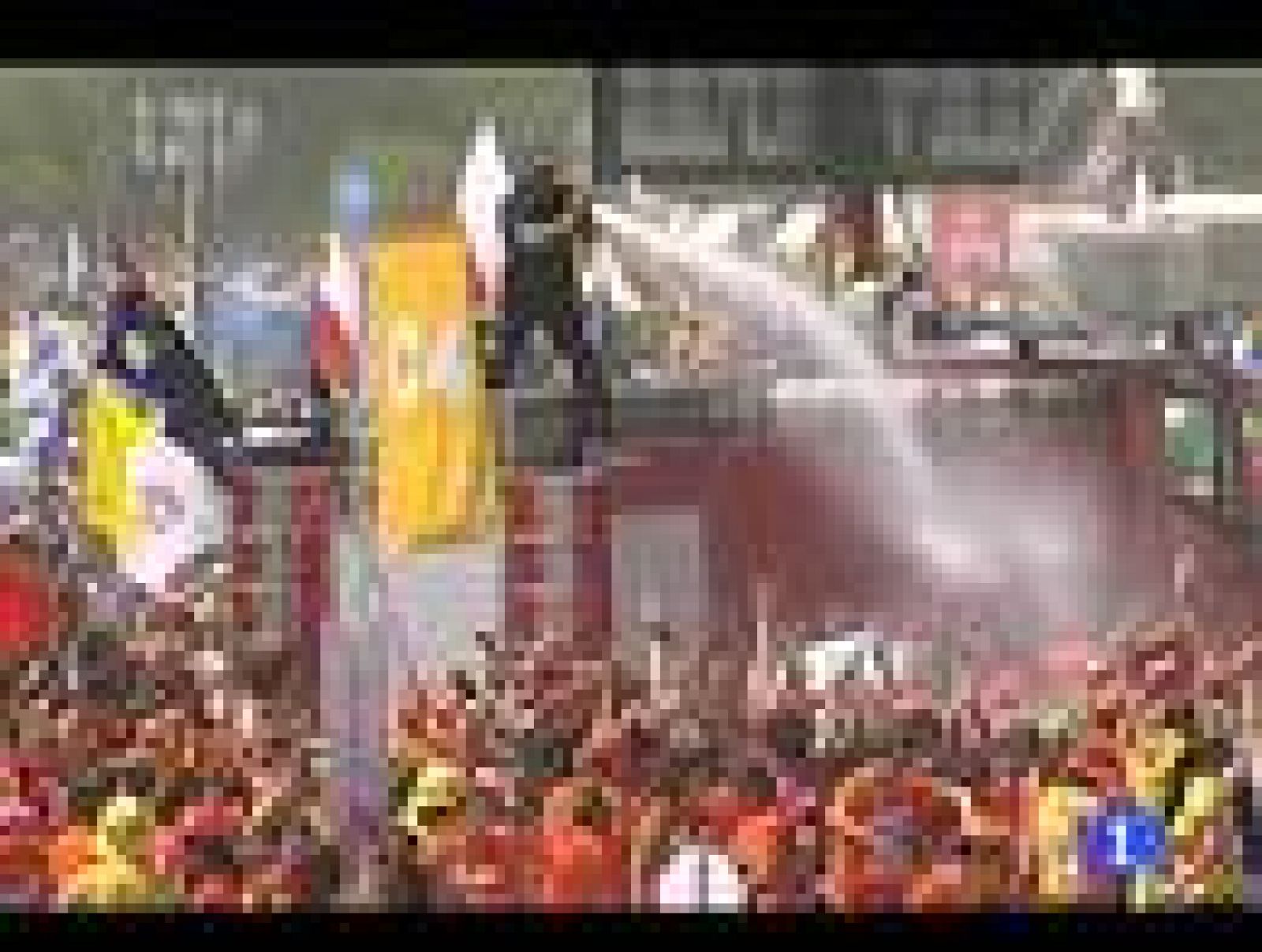 Los peregrinos sufren en Cuatro Vientos con temperaturas de hasta 40 grados