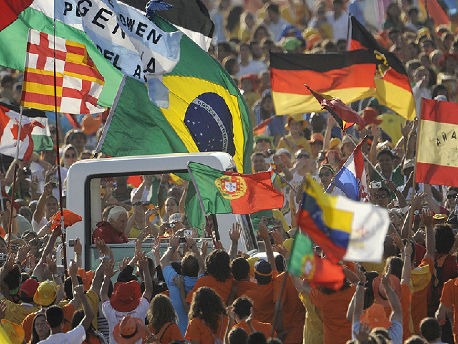 El papa llega a Cuatro Vientos para la misa de clausura de la JMJ