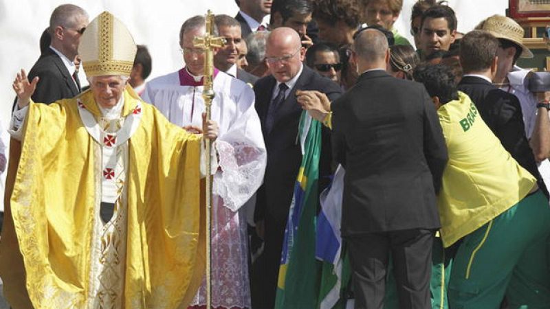 El papa cierra con un misa multitudinaria en Cuatro Vientos la JMJ