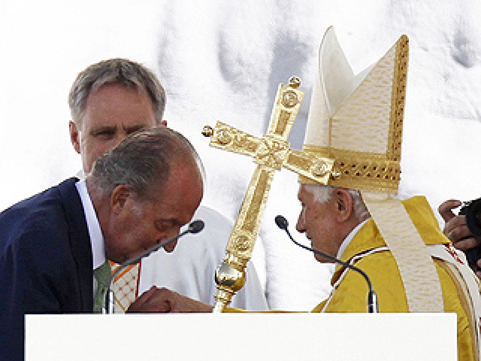 Los reyes asisten a la misa del papa de Cuatro Vientos