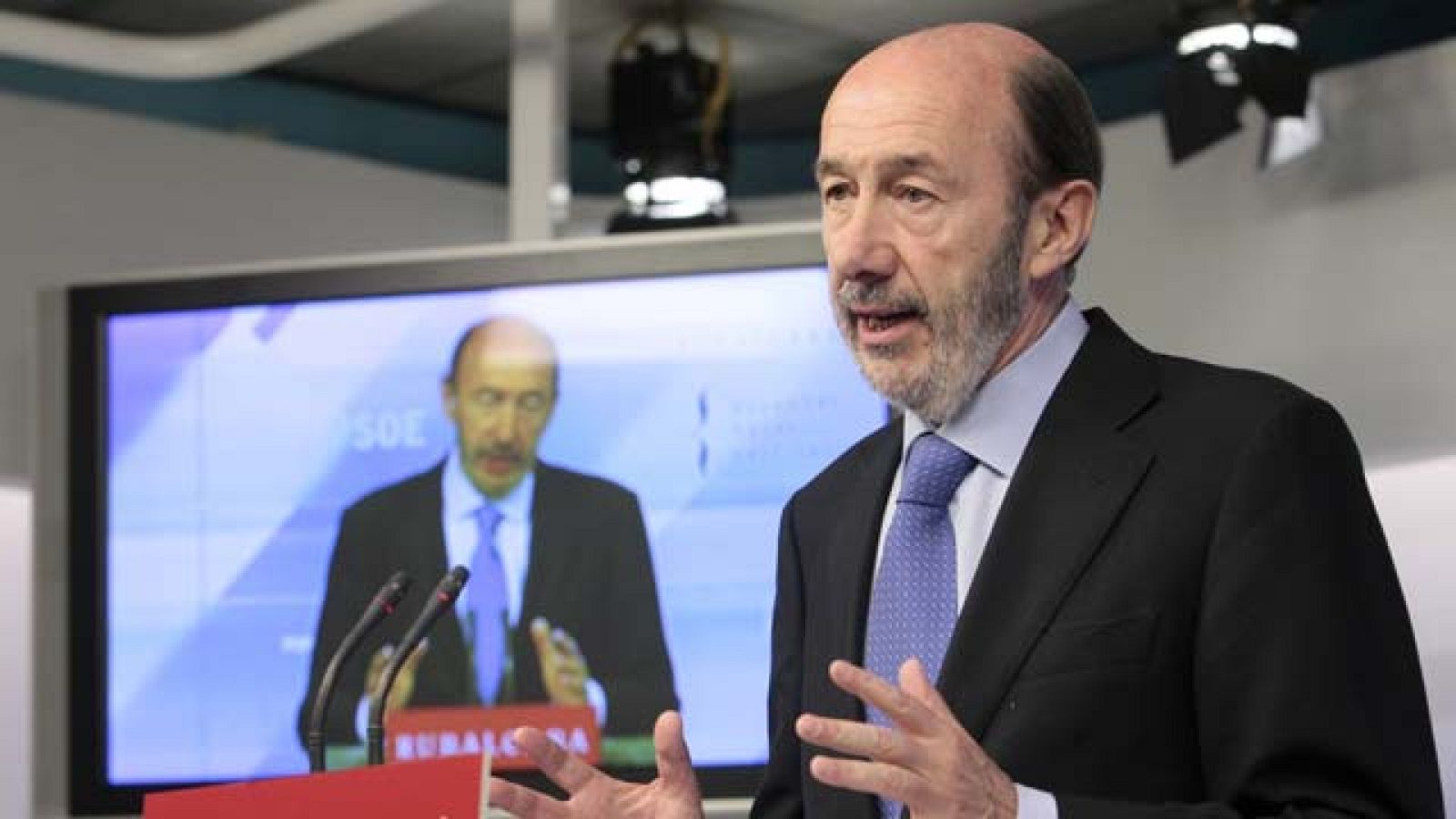 Rubalcaba propone sustituir las Diputaciones provinciales por un consejo de alcaldesdes sin estructura política