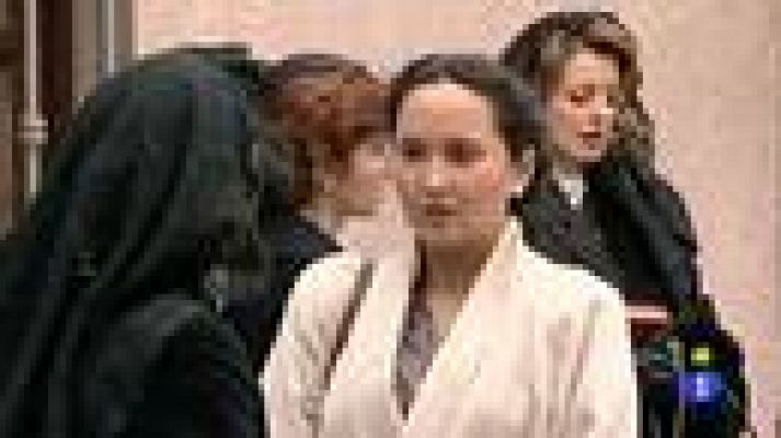 Amar en tiempos revueltos - El barrio da su adiós a Eulalia