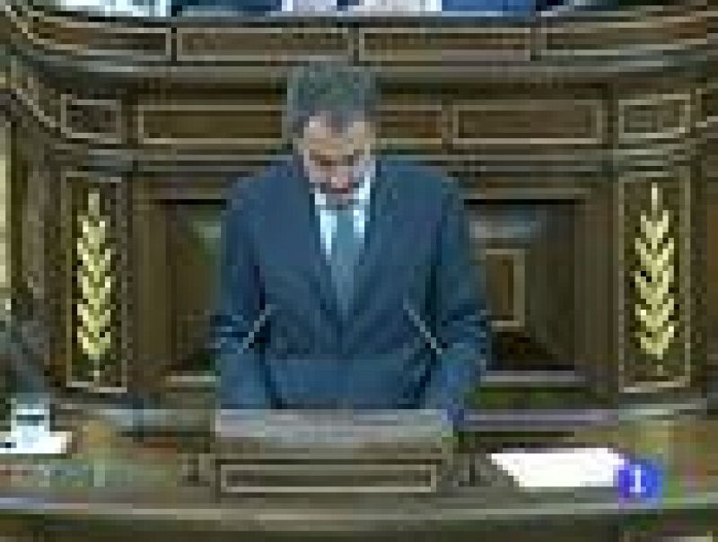 Zapatero avanza la aprobación de una prórroga de seis meses de la ayuda de 400 euros