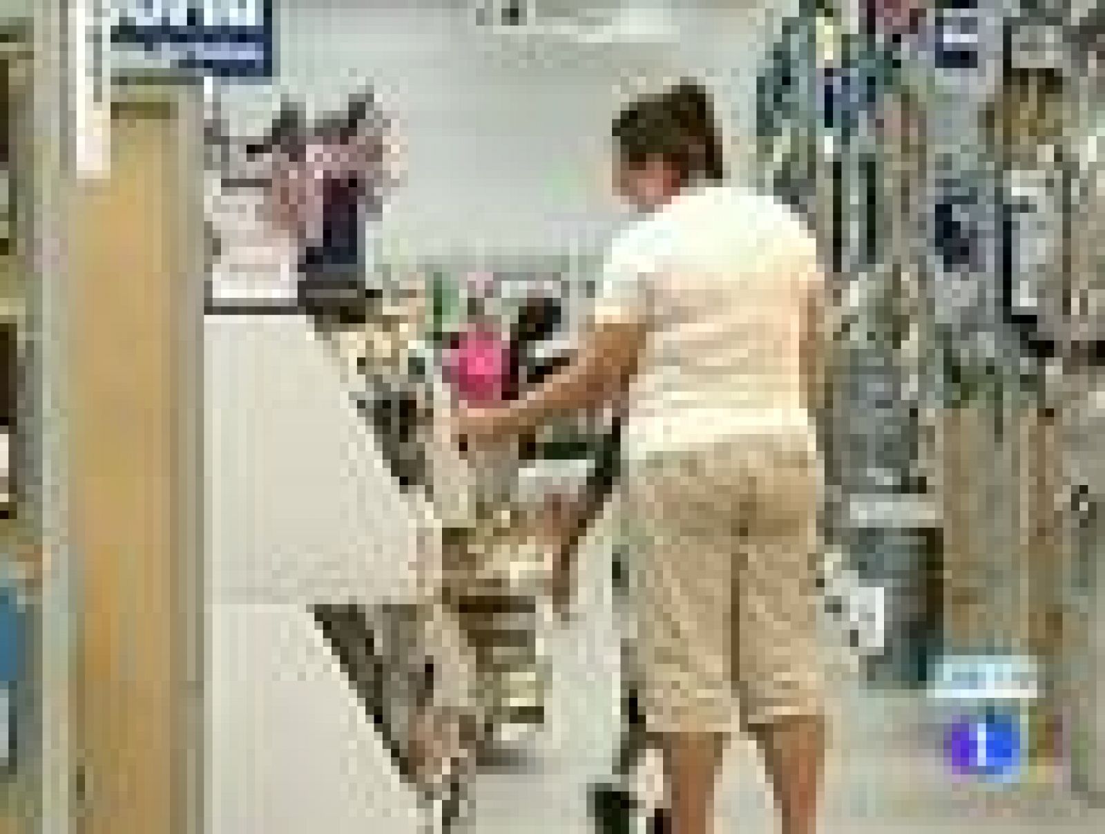 El huracán Irene, de fuerza 2, se dirige a Bahamas y EE.UU.