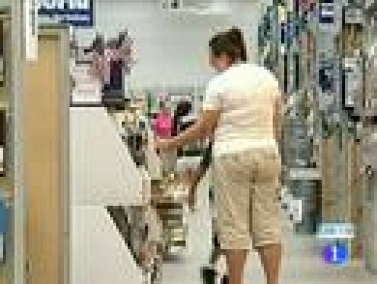 Telediario 1 - El huracán Irene, de fuerza 2, se dirige a Bahamas y EE.UU.