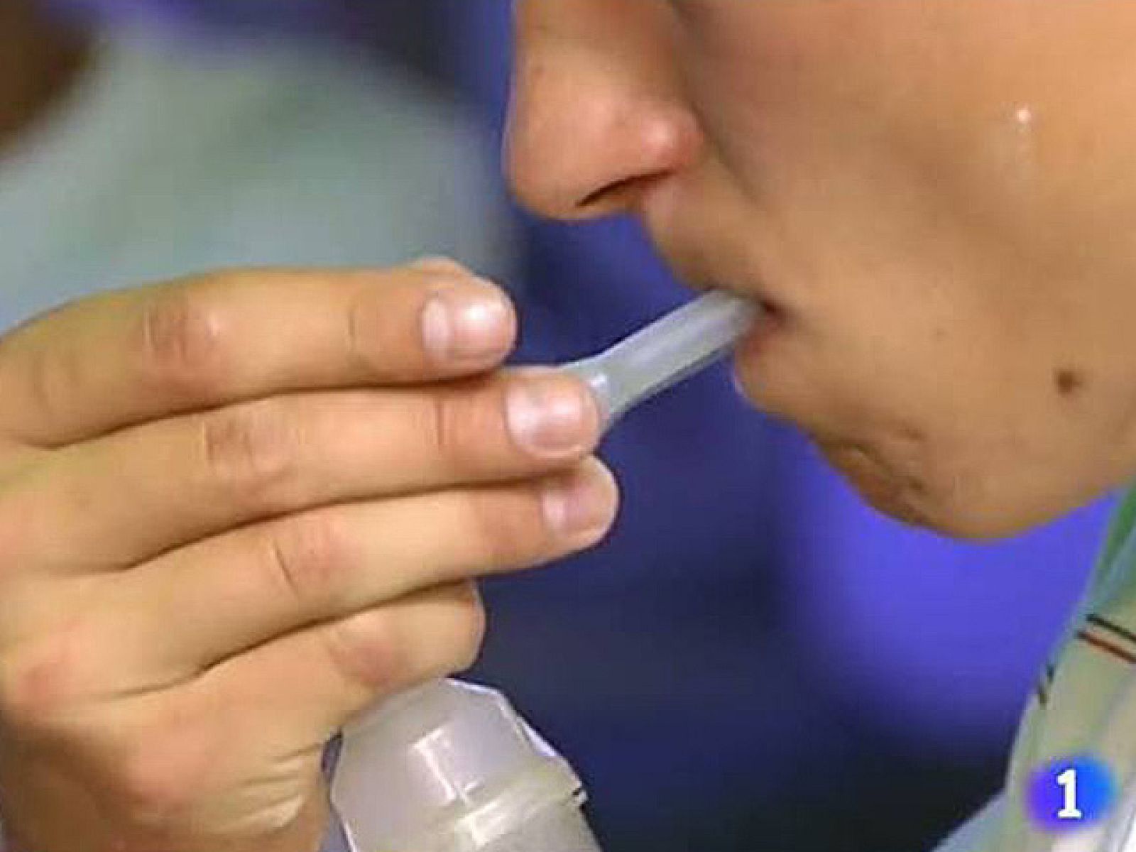 Investigación en Mallorca por el consumo de chupitos de alcohol inhalado | Ver