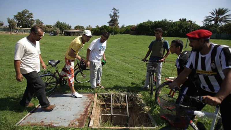 Imágenes del búnker de Gadafi en Bab al Aziziya (cortesía de Al Yazira English)