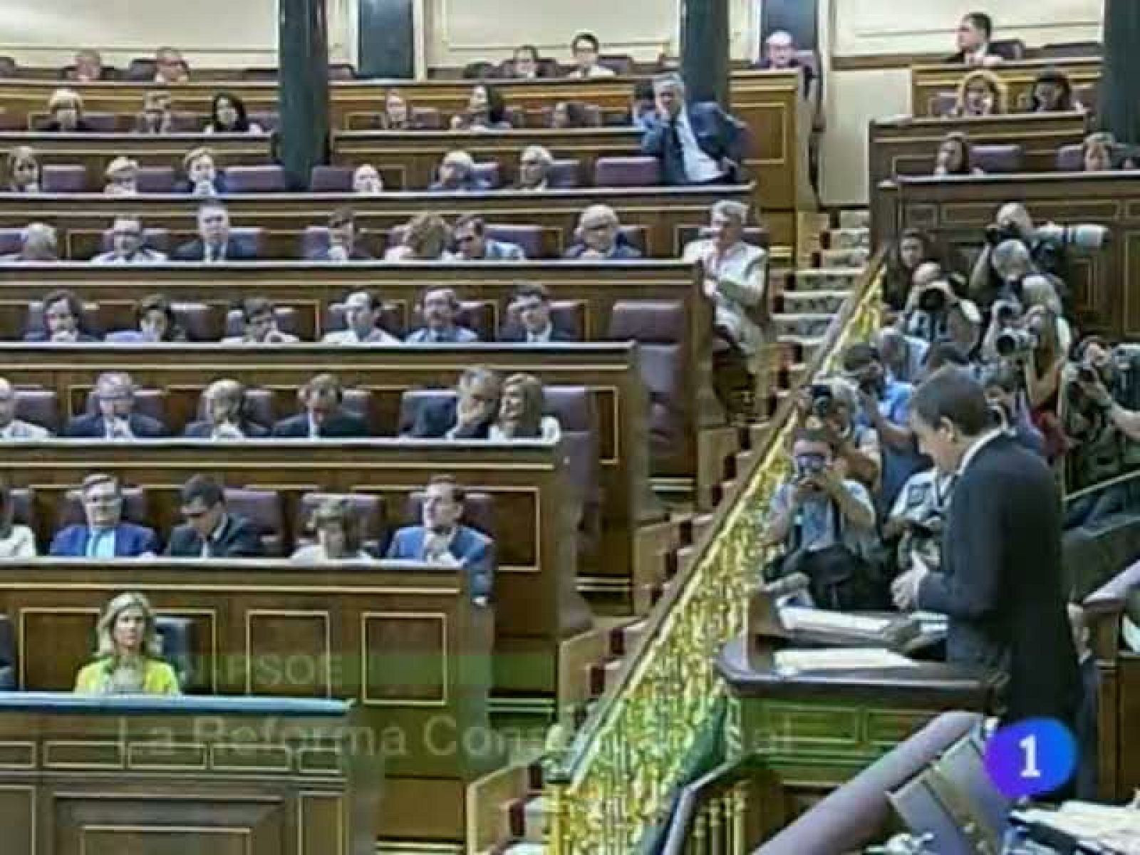  El PSN resta importancia a las voces críticas de su partido ante la reforma constitucional. Izquierda Ezkerra califica de inadmisible la decisión de fijar el techo del déficit en la carta magna. Este fin de semana habrá liga (25/08/11)