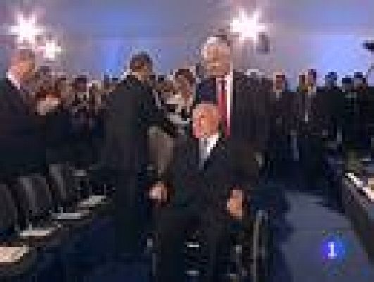 Telediario 1 - Merkel recibe críticas