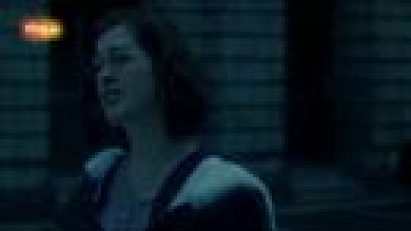  Anne Hathaway en uno de los vídeos promocionales de la película 'One Day'. 
