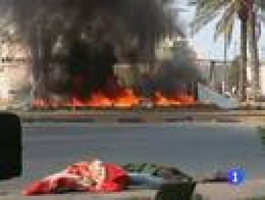 Gadafi llama a "purificar" Trípoli mientras los rebeldes lo buscan casa por casa