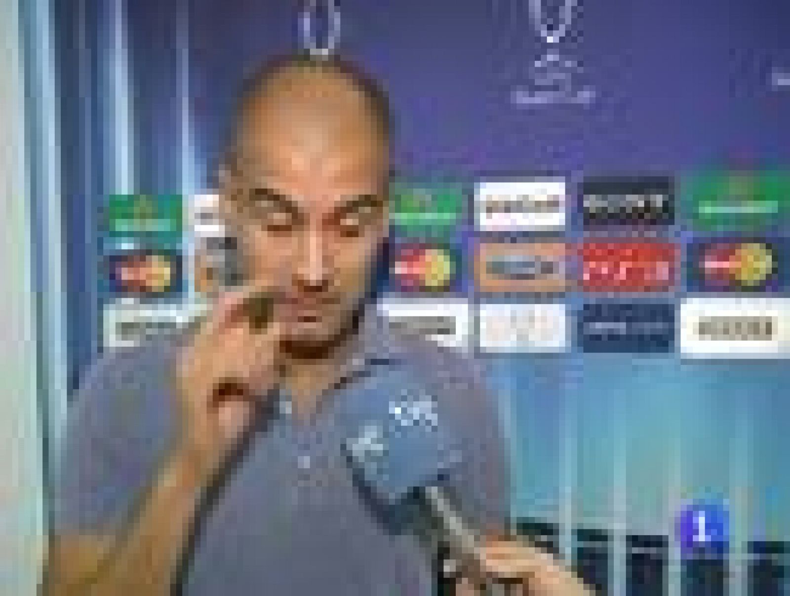 El Barcelona se ha entrenado este jueves en el escenario en el que se jugará la Supercopa de Europa, el Luis II de Mónaco. Guardiola ha recordado que no llegan en su mejor momento de forma y que cuentan con las sensibles bajas de Piqué y Puyol en la