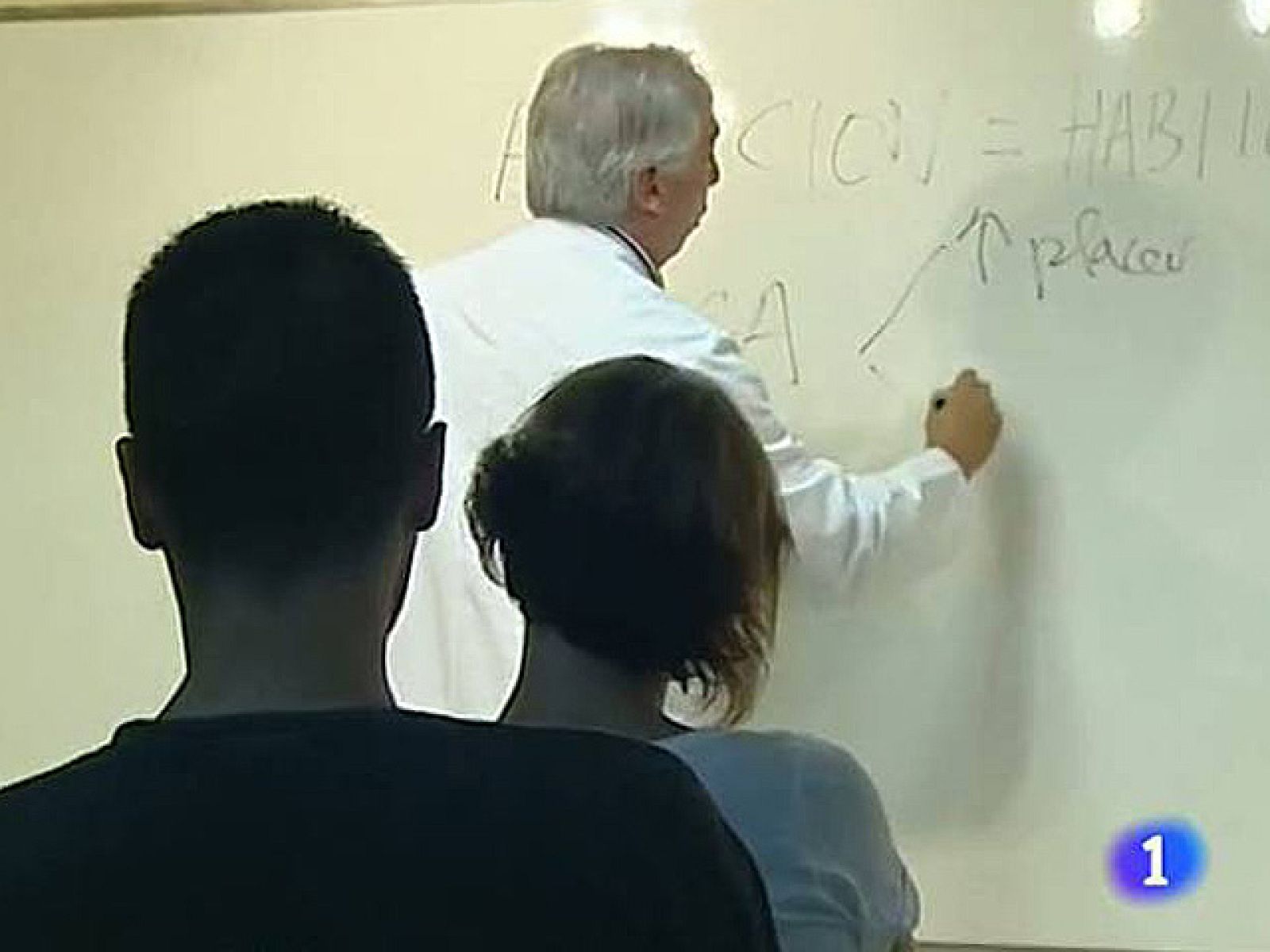 El 12% de los trabajadores en España tienen adicción al trabajo. No desconectan ni en vacaciones. Las nuevas tecnologías y las redes sociales han complicado la situación al hacer más dificil que se desconecte. 