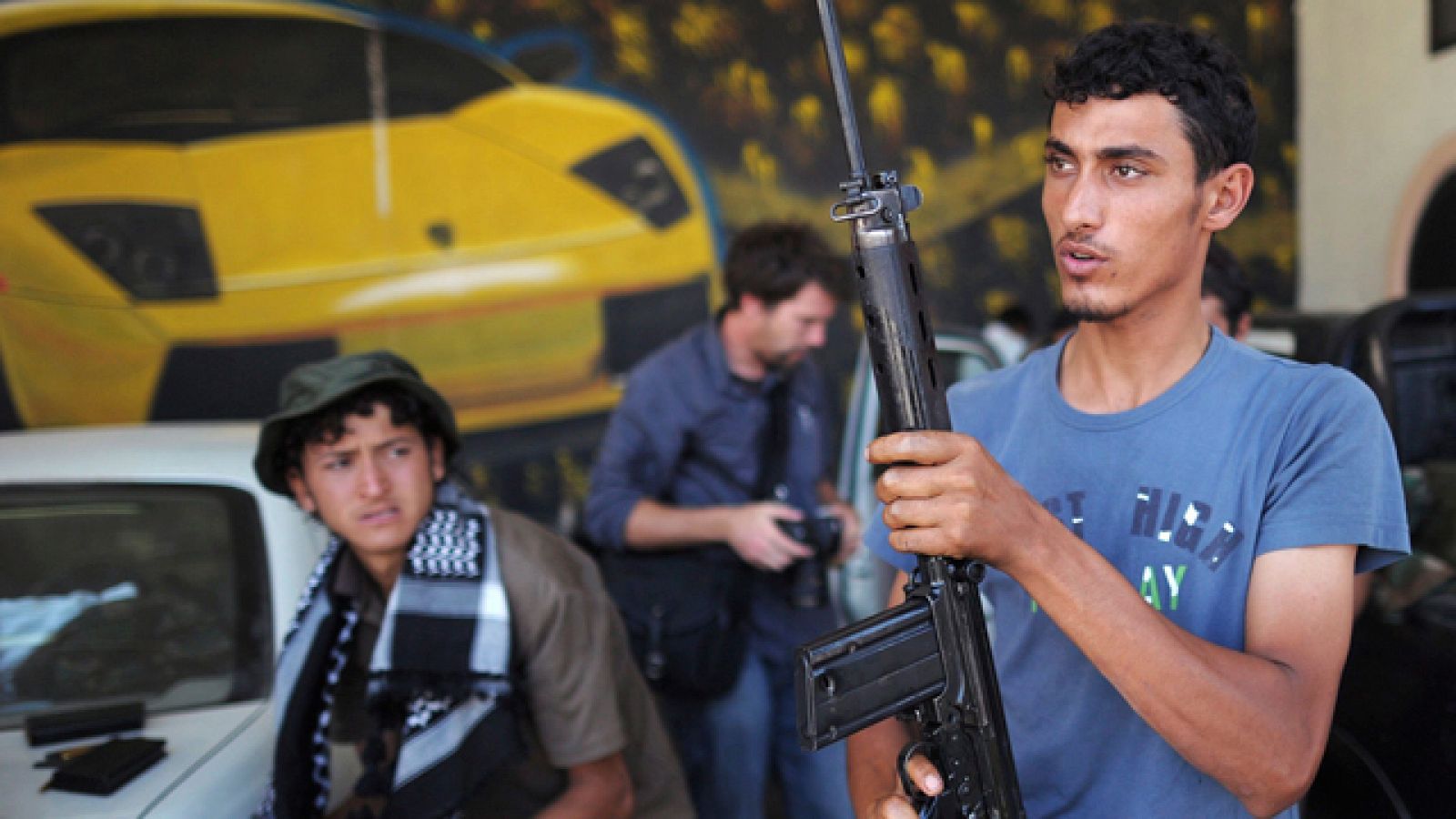 La OTAN despeja el camino a los rebeldes libios
