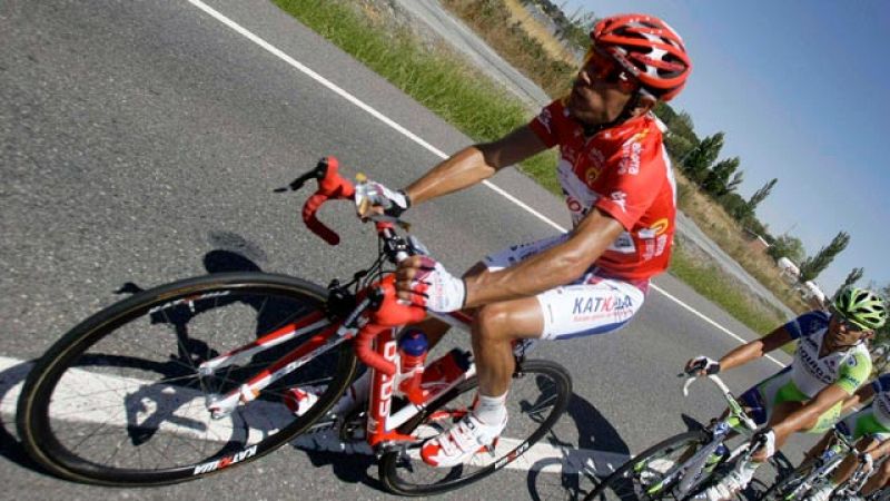 El español, hasta esta jornada líder de la Vuelta 2011, ha cedido tiempo en el ascenso a La Covatilla en la novena etapa