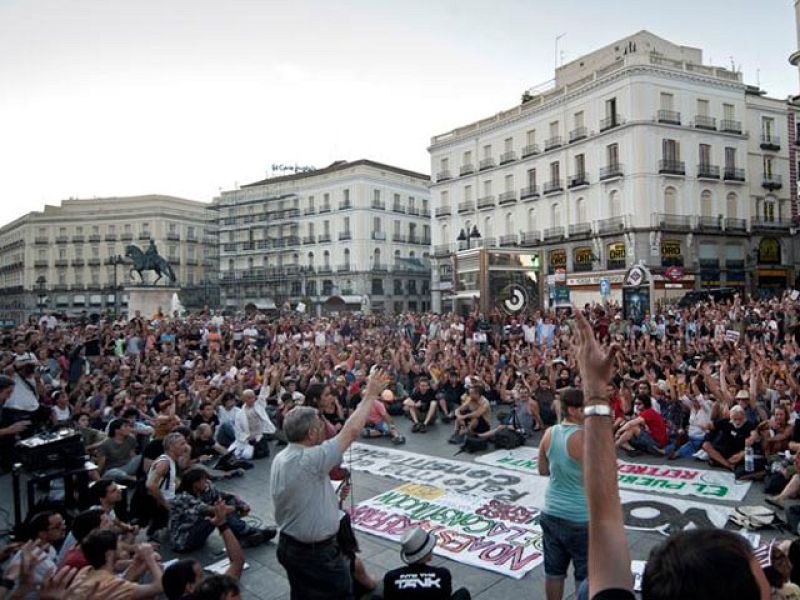 El movimiento 15M ha convocado manifestaciones en varias ciudades en protesta por la reforma de la Constitución 