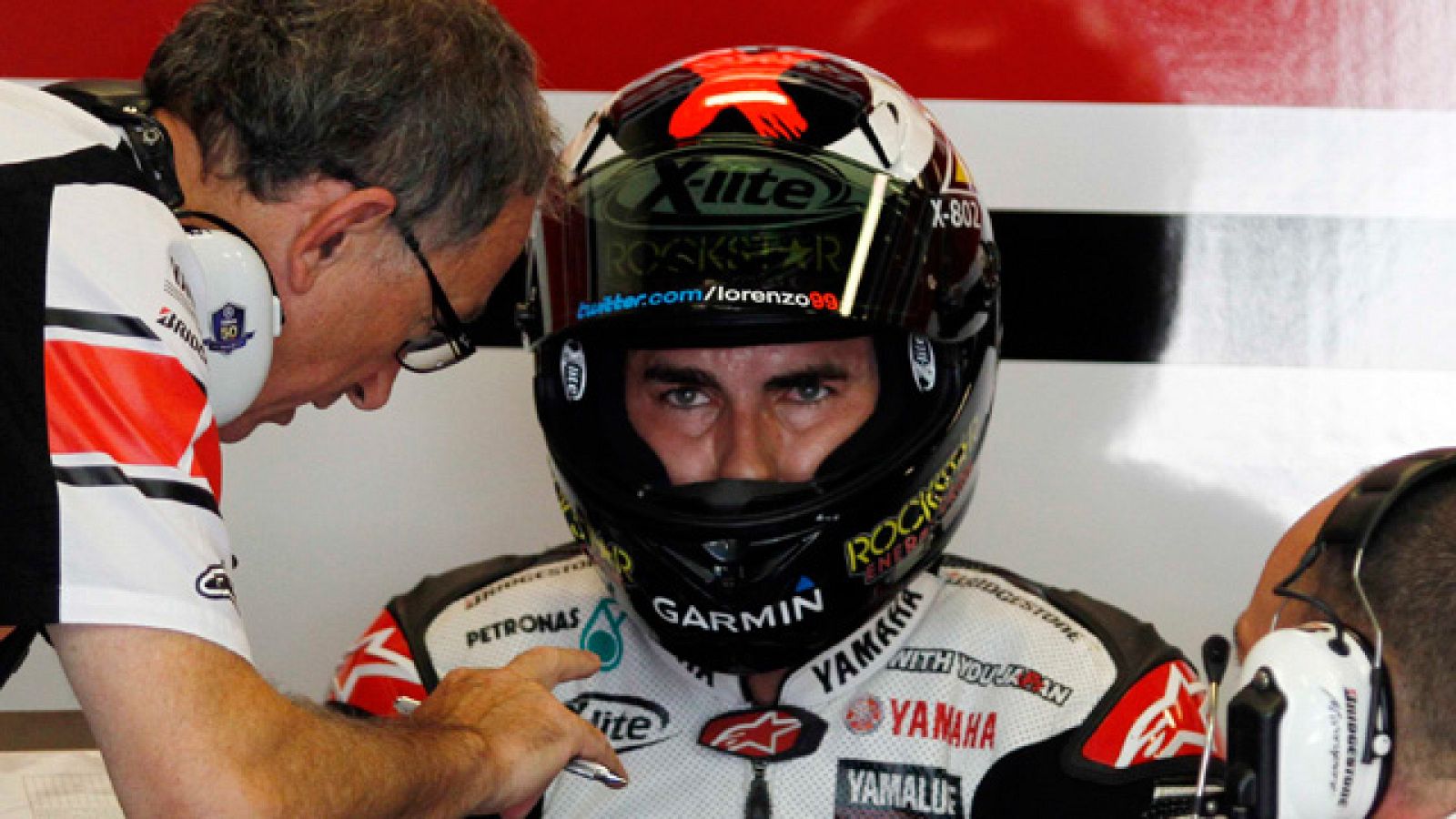 Jorge Lorenzo no quiere tirar el Mundial a pesar de los 44 puntos de ventaja que tiene Stoner, e intentrá recortar puntos al autraliano. El Mundial de MotoGP llega a territorio Rossi en Misano con el GP de San Marino. El italiano llega en el peor momento de su carrera deportiva, pero seguro que intenta hacer una buena actuación ante sus aficionados.