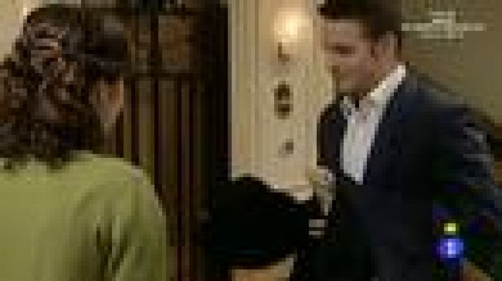 Amar en tiempos revueltos - Un beso con sabor a despedida