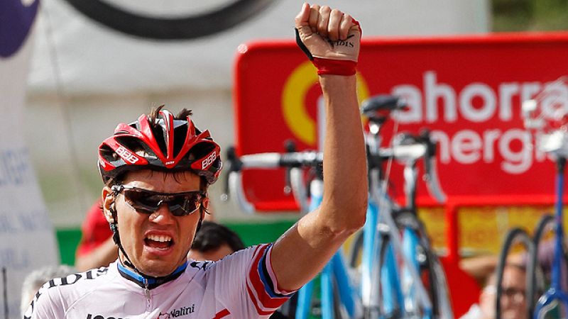 El estonio Rein Taaramae, del Cofidis, se ha impuesto en solitario en la decimocuarta etapa de la Vuelta a España, que se disputa entre Astorga (León) y La Farrapona-Lagos de Somiedo, de 175,8 kilómetros. Mantiene el liderato el británico Bradley Wig