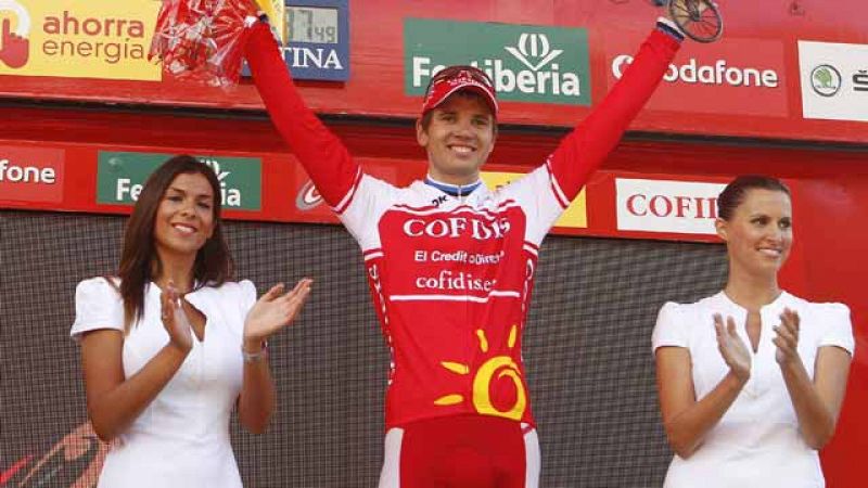 La primera etapa de alta montaña de la Vuelta, con final en la Farrapona, no ha dejado claro quién puede ganar la carrera. La ascensión al Angliru del domingo puede que saque de dudas. Hay un español, Juanjo Cobo, a sólo 55 segundos del lider, Wiggin