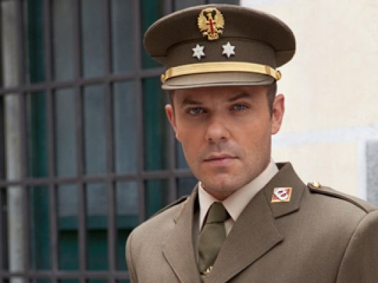 Amar en tiempos revueltos - Javier Enguix es Gustavo Olavide