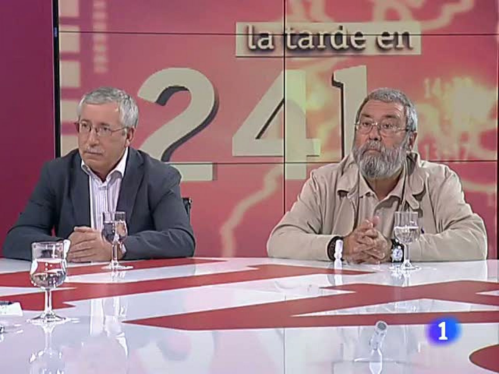 Los sindicatos señalan que la reforma no calma los mercados, mientras Rajoy la justifica