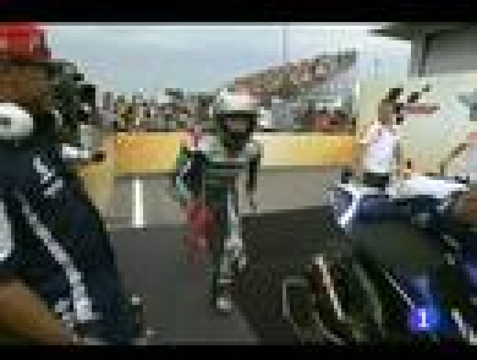 Lorenzo se abre paso | Ver