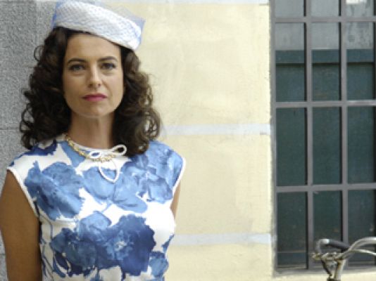 Amar en tiempos revueltos - Lola Baldrich es Rocío Zúñiga