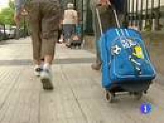 Telediario 1 - Exceso de peso en las mochilas