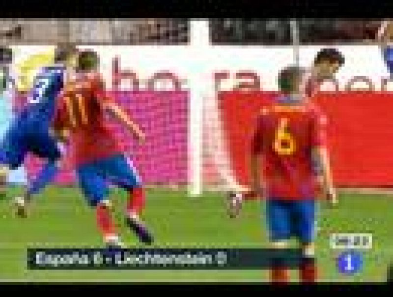 España se ha clasificado para la Eurocopa 2012 al vencer 6-0 a una débil Liechtenstein,  que apenas planteó resistencia. Xavi celebró su partido 103 con un gol de falta directa. Negredo y Villa, con dos tantos cada uno y Ramos, anotaron el resto de g