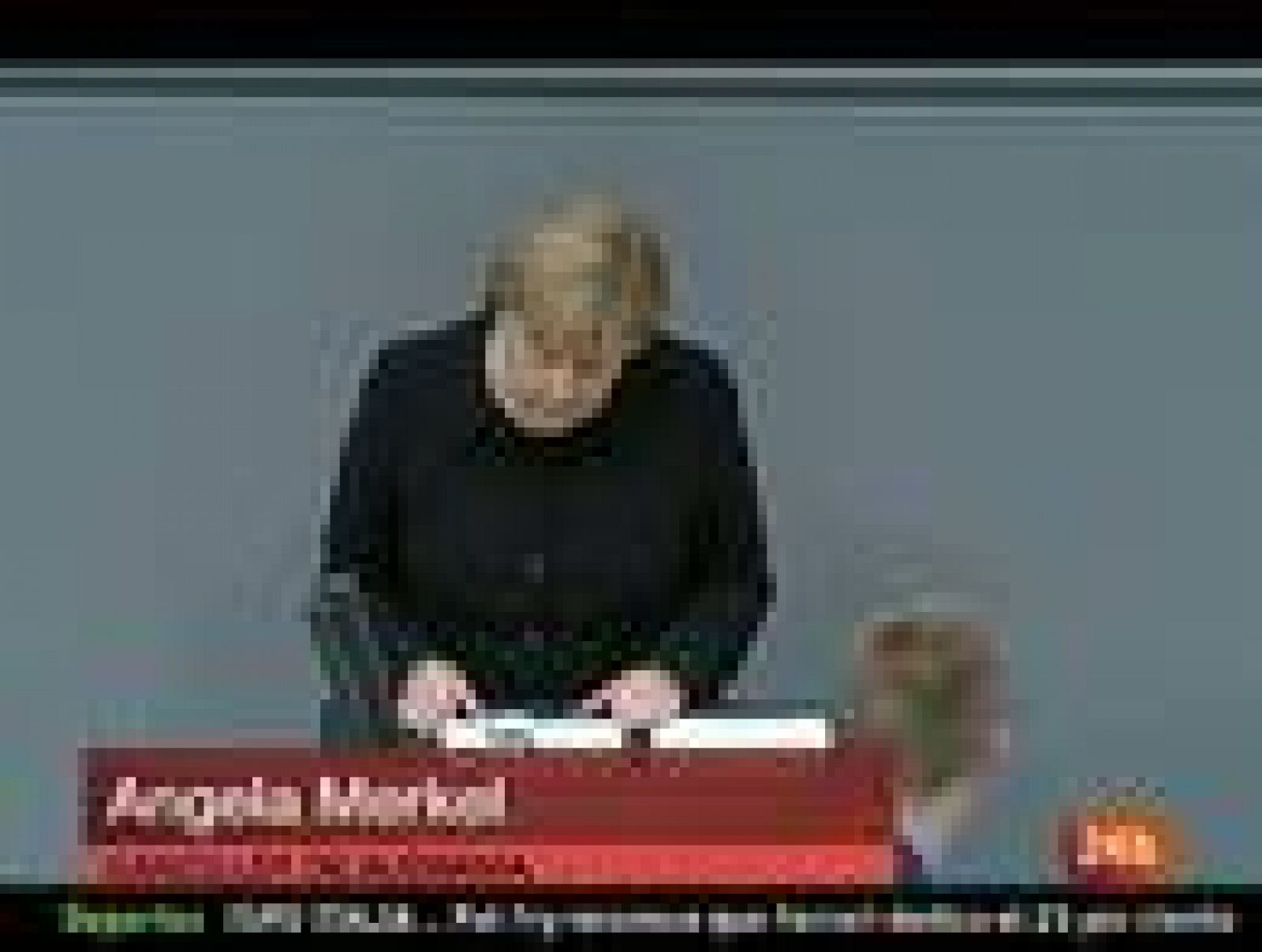 La canciller alemana, Ángela Merkel, ha expresado su satisfacción por el fallo del Constitucional alemán que avala las ayudas a Grecia y ha considerado que su misión principal en esta legislatura es sacar a Europa de la crisis financiera.