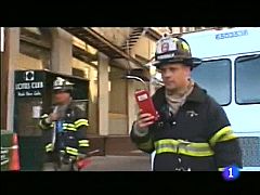 Los bomberos de NY conviven con su leyenda diez años después del 11S